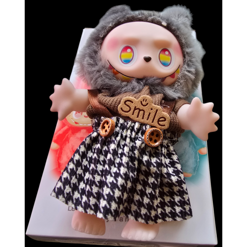 Labubu raktų pakabukas 17 cm. (Pilkas)